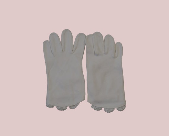 1950s/1960s White Wrist Length Cotton Gloves - image 2