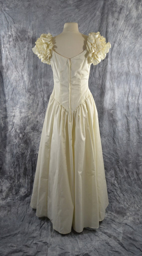 1980s NOS Creamy White Formal Gown by Escapades, … - image 5