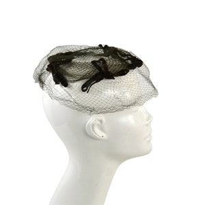 Chapeau/chapeau à oiseaux en velours marron des années 1950, style rockabilly et pin up