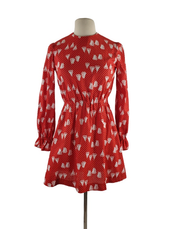 1970s Red and White Polka Dot with Sailboat print… - image 2