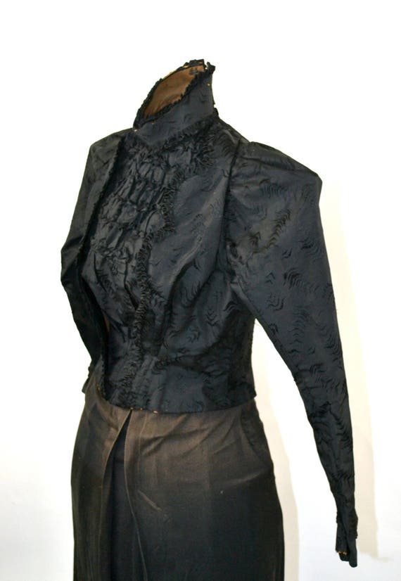 1880s/1890s Victorian Black Damask Ruffled Blouse… - image 7