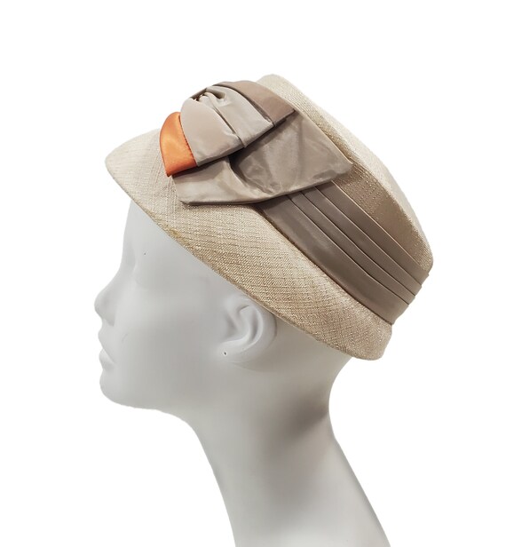 1960s Light Beige Raffia Straw Riding Hat, Size 6 7/8 Gem