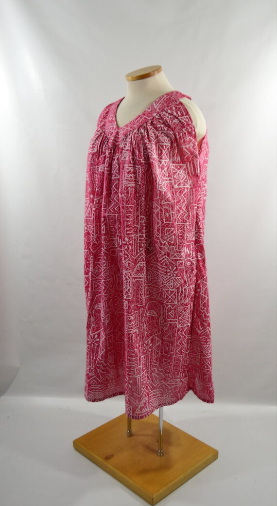 1980s/1990s Pink and White Tiki Print Muumuu Dres… - image 3