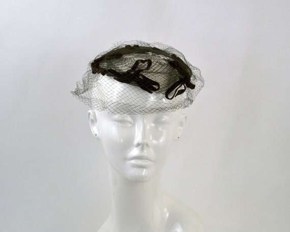 1950s Brown Velvet Bow Birdcage Hat/Fascinator, R… - image 3