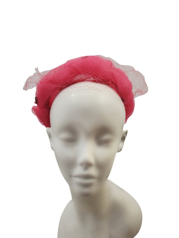 1960s Raspberry Pink Netting and Flower Fascinato… - image 1