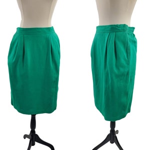 1980s Green Knee Length Pencil Skirt by Liz Claiborne Collection, Size Medium