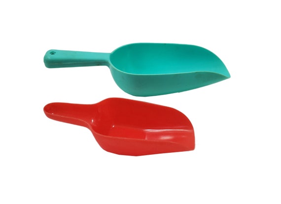 Vintage Plastic Red and Teal Canister Scoops, Set of 2, Lustro