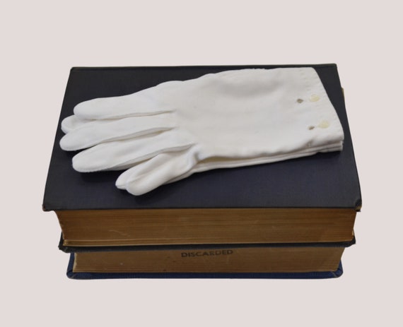 1960s White Ladies Wrist Length Gloves by Grandoe… - image 1