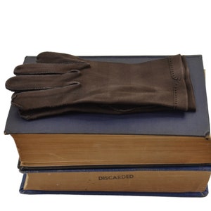 1950s/1960s Brown Ladies Wrist Length Gloves by Crescendoe, Size 7 1/2