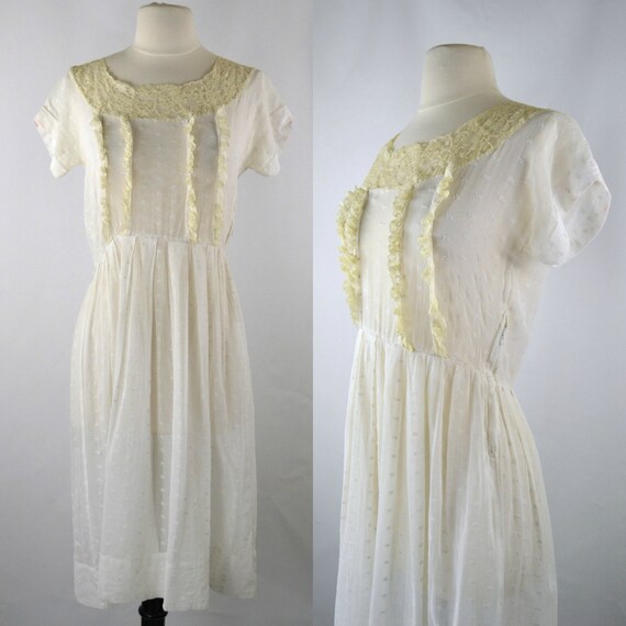 1950s Summer Dress White Eyelet Short Sleeve Day D
