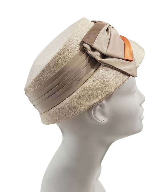 1960s Light Beige Raffia Straw Riding Hat, Size 6 7/8 Gem