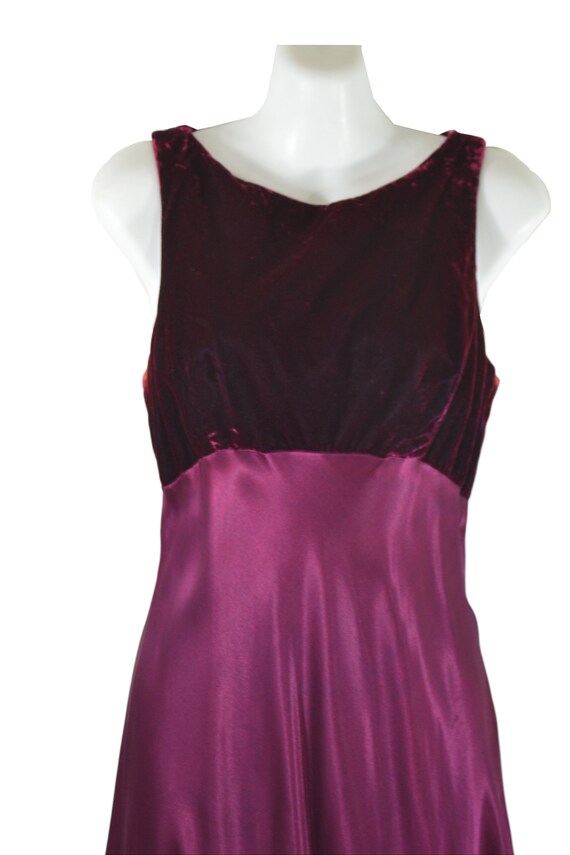 1990s Maroon Velvet and Satin Sleeveless Empire W… - image 6