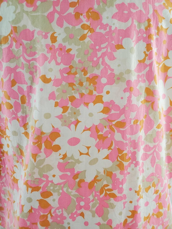 1960s Pink, White, Orange and Taupe Floral Sleeve… - image 7