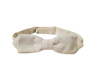 1970s Cream Waffle Weave Bow Tie by Correct , Wedding, Groom, Groomsman, Formal Event