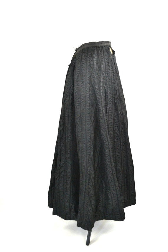 Victorian Black Walking Skirt, Estate Fresh, Need… - image 5