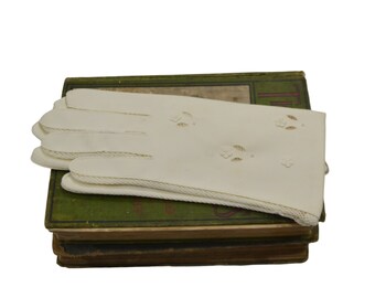 1950s/1960s NOS White Vinyl Die-Cut Wrist Length Gloves