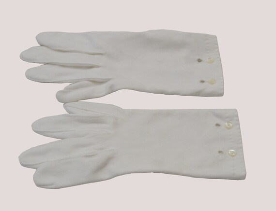 1960s White Ladies Wrist Length Gloves by Grandoe… - image 7
