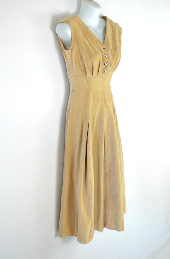 1950s TanBeige Sleeveless Dress. XSmall, Pleated Skirt, Pin Up, Rockabilly 1950s TanBeige Sleeveless Dress. XSmall, Pleated Skirt, Pin Up, Rockabilly