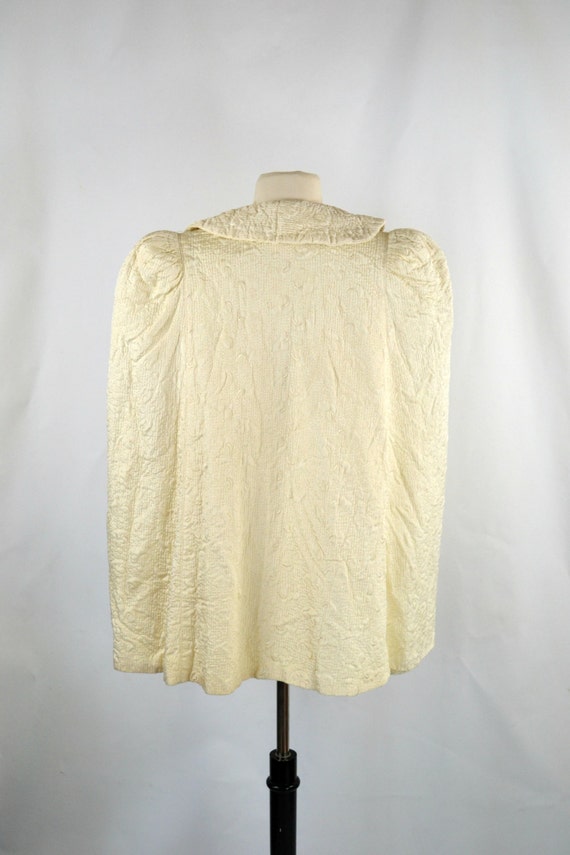 1940s Ivory Quilted Satin Cape or Bed Jacket, Pai… - image 5