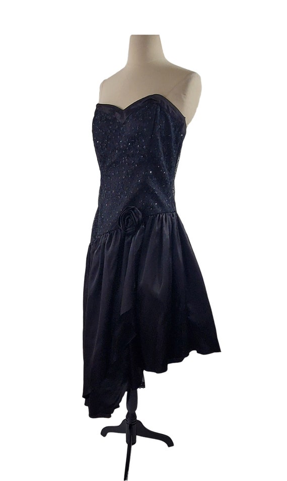 1980s Black Strapless Asymmetrical Hem Dress by G… - image 3