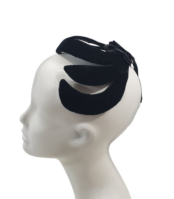 1950s Black Velvet and Satin Bow Headband Hat, Fa… - image 5