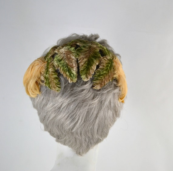 1950s Green Velvet Leaf and Peach Feather Fascinat