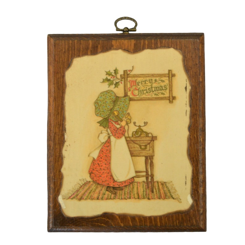 Vintage Holly Hobbie Merry Christmas Wooden Wall Plaque, Girl in Big Hat Answering the Phone image 1