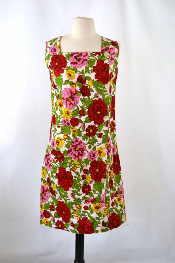 1960s Bold Red, Pink, Yellow and Green Floral Sle… - image 2