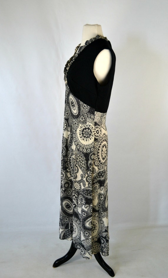 1970s Black and White Paisley Sleeveless Maxi Dre… - image 4