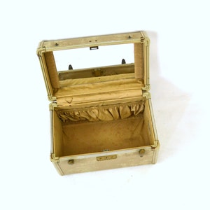 Vintage 1950s Samsonite Tan Marbled Train Case, Make Up Case, Lingerie, Travel, Storage image 4
