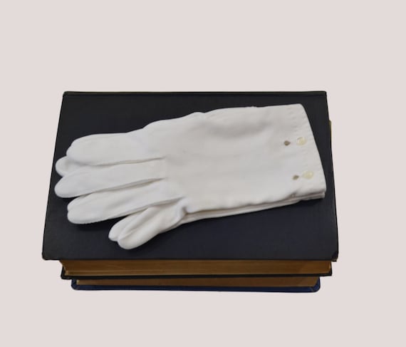 1960s White Ladies Wrist Length Gloves by Grandoe… - image 2