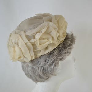 1960s Ivory Flower Pillbox/Bubble Hat, Needs TLC, Dress Up Box, Imagination Play image 4