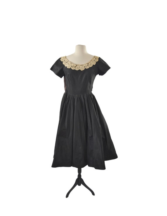 green emerald velvet dress Amazon.com: Elegant Sweetheart Prom Dress Tea Length A-line Satin Puffy  Midi Evening Gown Strapless Cocktail Party Dress Black : Clothing, Shoes &  Jewelry main image 0
