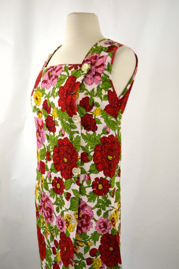 1960s Bold Red, Pink, Yellow and Green Floral Sle… - image 3