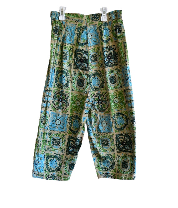 1960s Floral Tile Print Capri Pants, High Waisted… - image 2