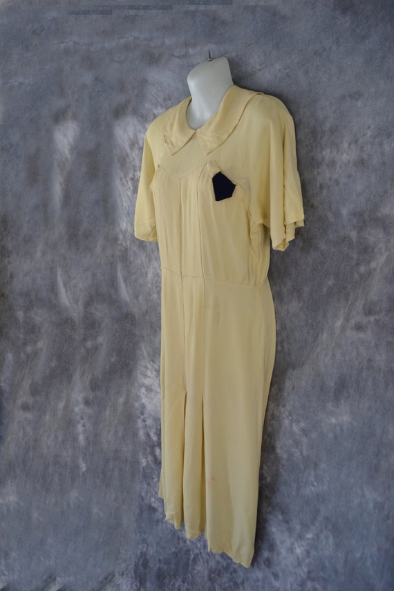 1940s Soft Buttery Yellow Fitted Crepe Dress, Nee… - image 3