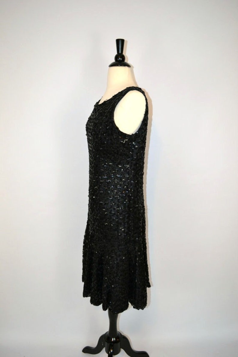 1960s Black Sleeveless Sequin Flapper Drop Waist Cocktail Dress, 1920s Inspired Dress image 2
