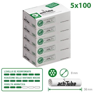 Può includere: Una pila di cinque scatole di filtri a carbone attivo actiTube, ciascuna contenente 100 filtri. Le scatole bianche presentano testo verde e nero, tra cui il marchio "actiTube" e le informazioni sul prodotto. Viene mostrato un singolo filtro, lungo 3,6 cm e con un diametro di 0,8 cm.