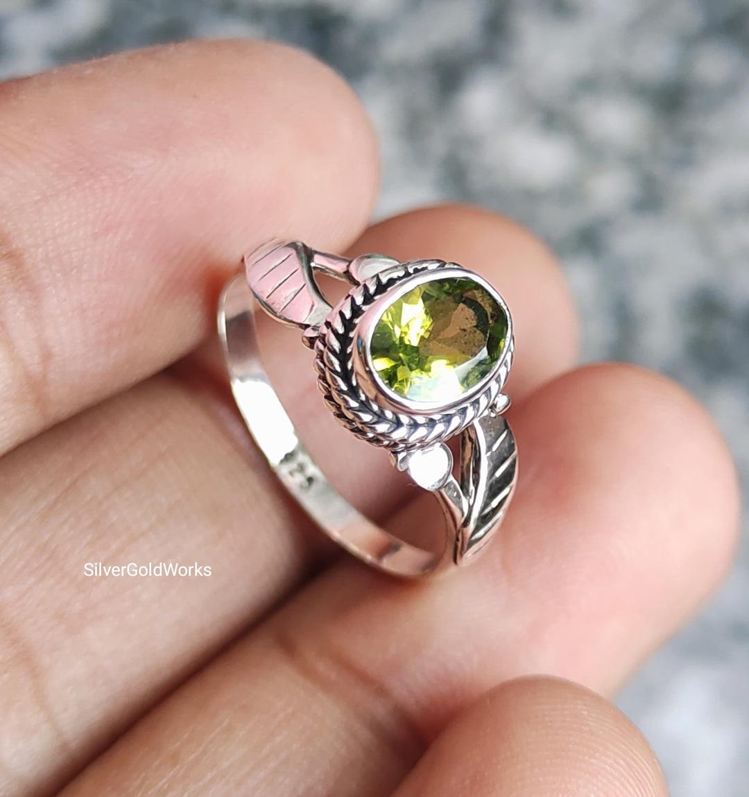 Sterling Silver Peridot Leaf Ring, August Birthstone, Vintage Style - Etsy