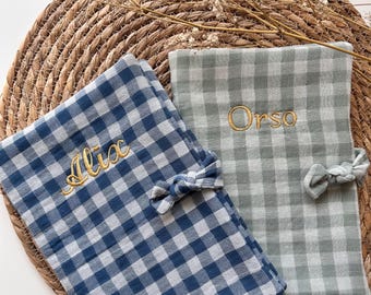 Protège carnet de santé - personnalisé avec le prénom en broderie - cadeau naissance