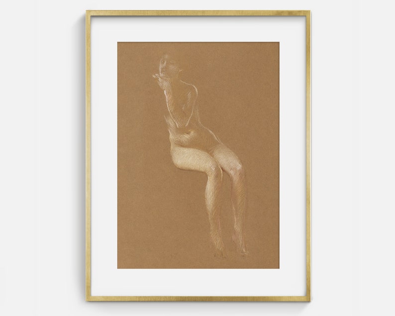 K&ouml;nnte beinhalten: Eine wei&szlig;e Kreidezeichnung einer nackten Figur, die mit gekreuzten Beinen sitzt, auf braunem Papier gezeichnet.
