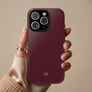 Personalisierte, gestreifte Handyhülle: Individuelle burgunderrote Monogrammhülle