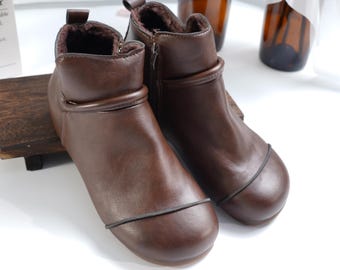 Botines de invierno de piel marrón hechos a mano para mujer, zapatos planos con forro polar cálido, calzado suave y cómodo para caminar, un regalo acogedor de otoño para ella