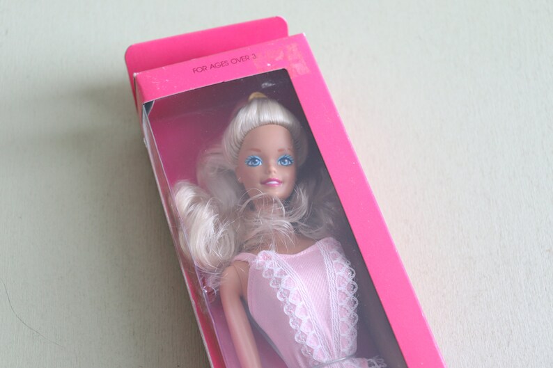 fun to dress barbie