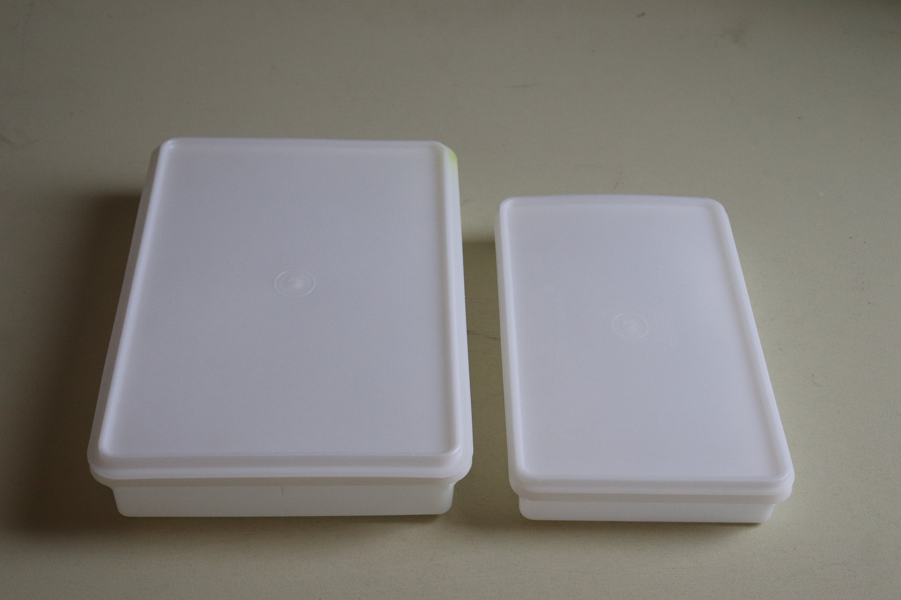 Vintage Tupperware #794 White 11.5 x 7.25 Bacon Keeper Food Storage  Container