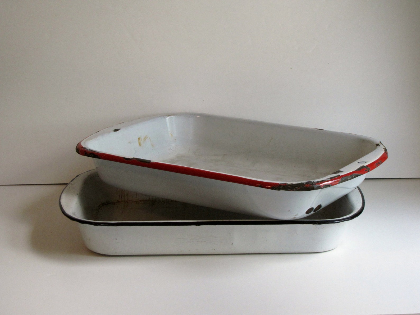 RESERVED Vintage White Enamel Rectangle Baking Dishes / Etsy