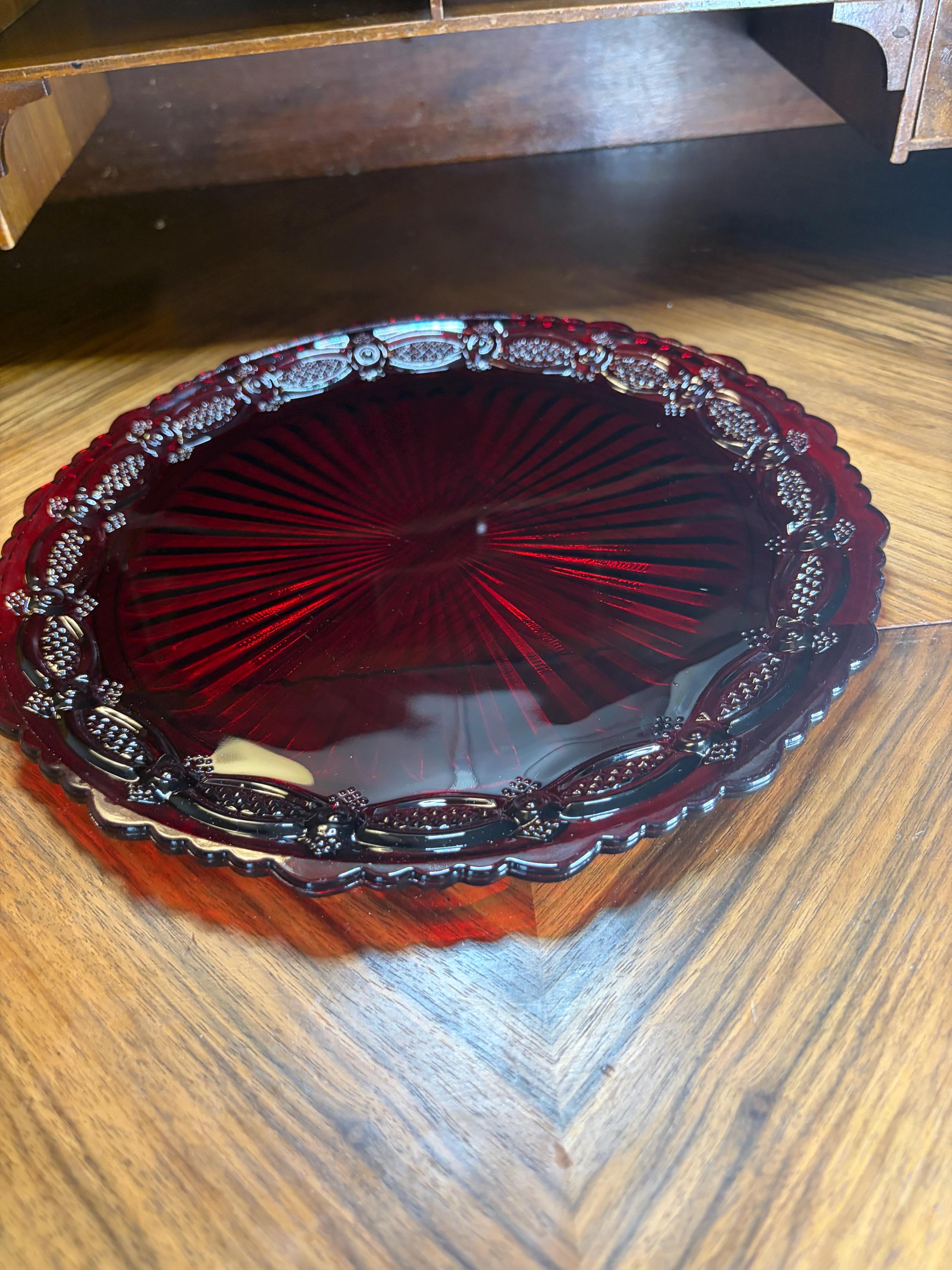 プチ Avon Red Dishes - Etsy Canada