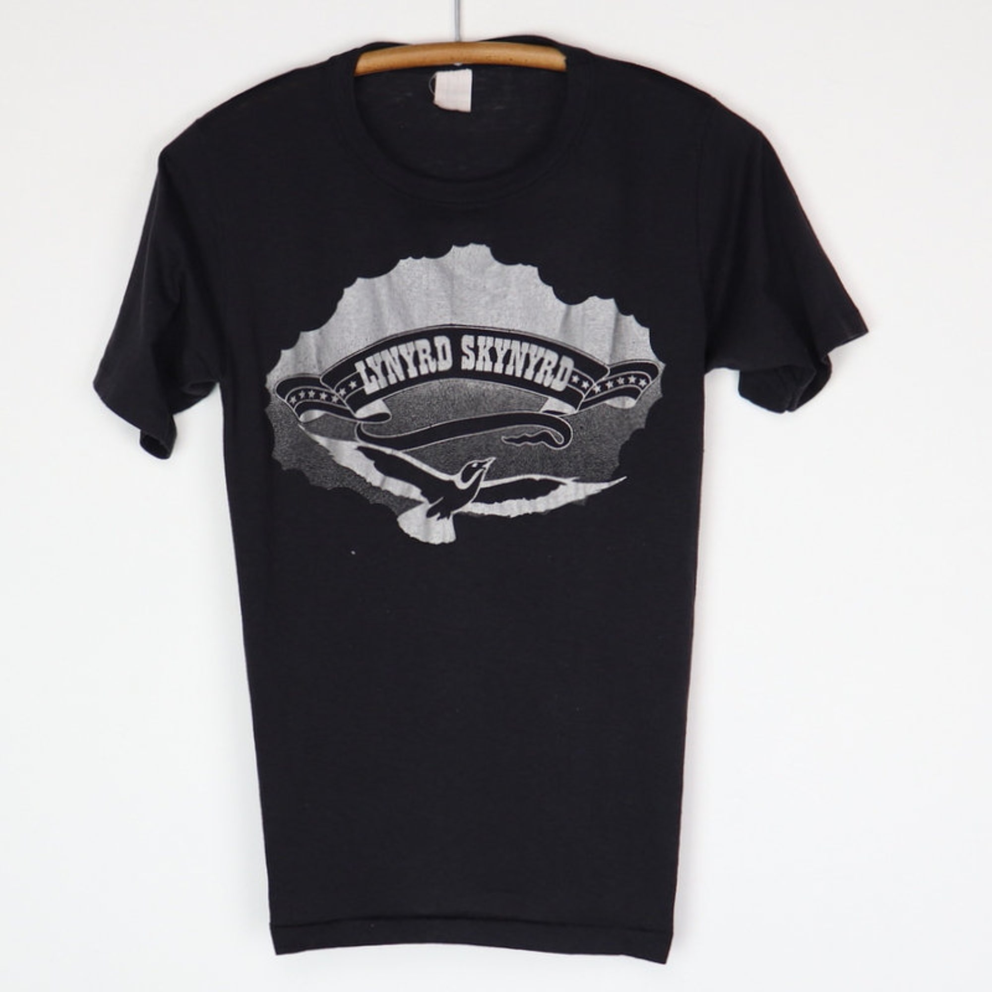 Discover vintage 1977 Lynyrd Skynyrd Street Survivors Promo Shirt