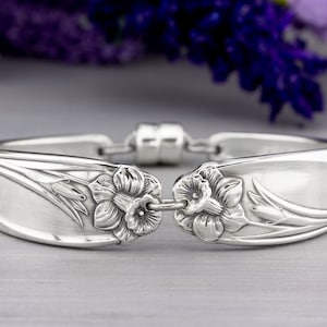 Silverware Jewelry Spoon Bracelet Keepsakes - Daffodil 1950 Silverware Bracelet - Antique Silverware Birthday Gifts for Mom or Grandmother