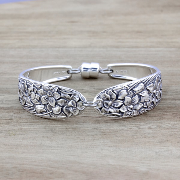 Narcissus 1935 Vintage Spoon Bracelet: Silverware Jewelry Floral Pattern